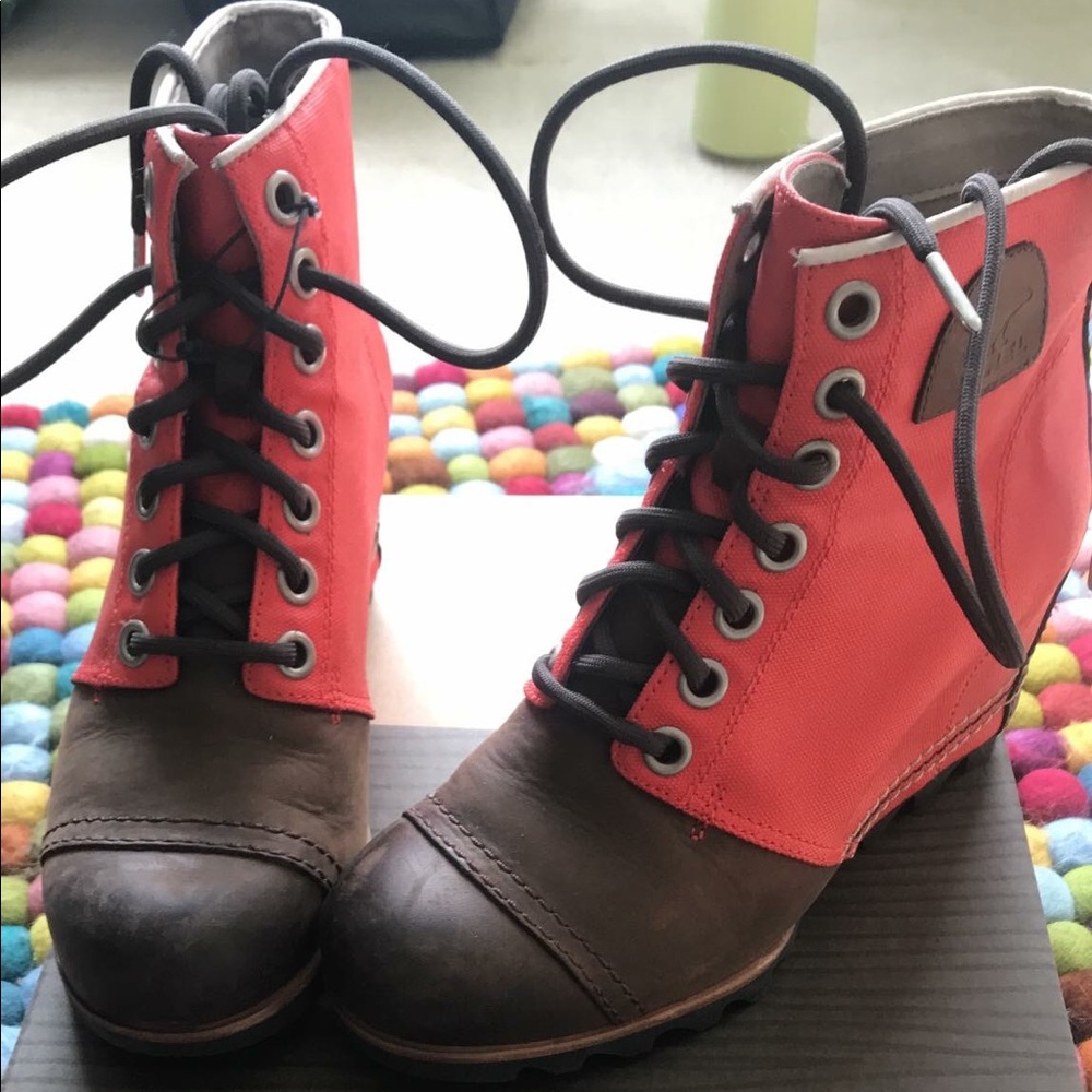 Sorel Wedges Size 8.5